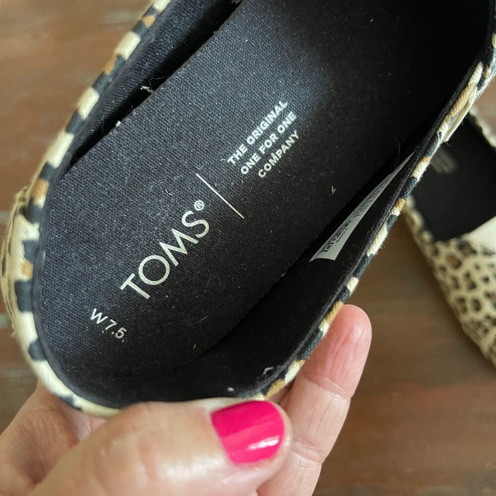 TOMS Women's Animal Print Espadrille Shoes Size 7.5 - Picture 2 of 7